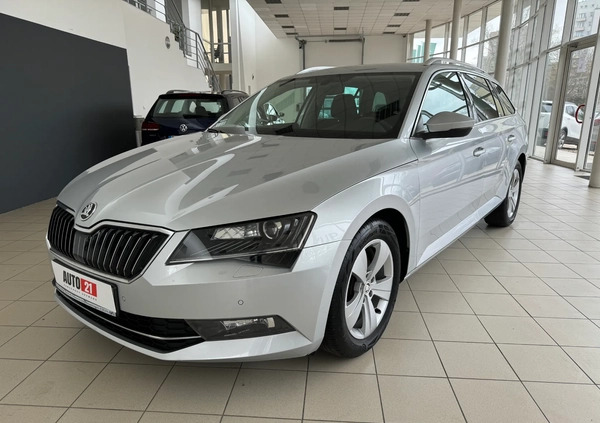 Skoda Superb cena 89900 przebieg: 112896, rok produkcji 2019 z Tykocin małe 667
